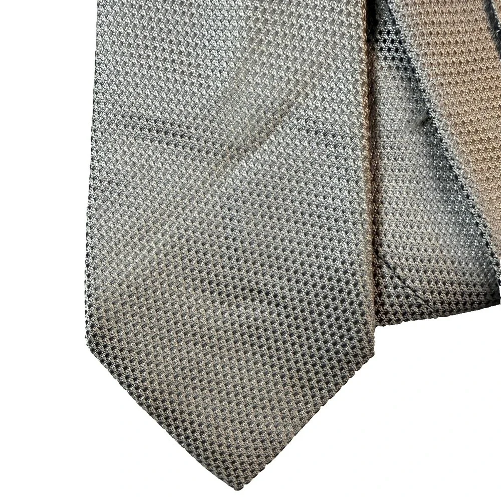 Banana Republic Tie Mens 100% Silk Gray Woven Geometric Necktie Textured Preppy